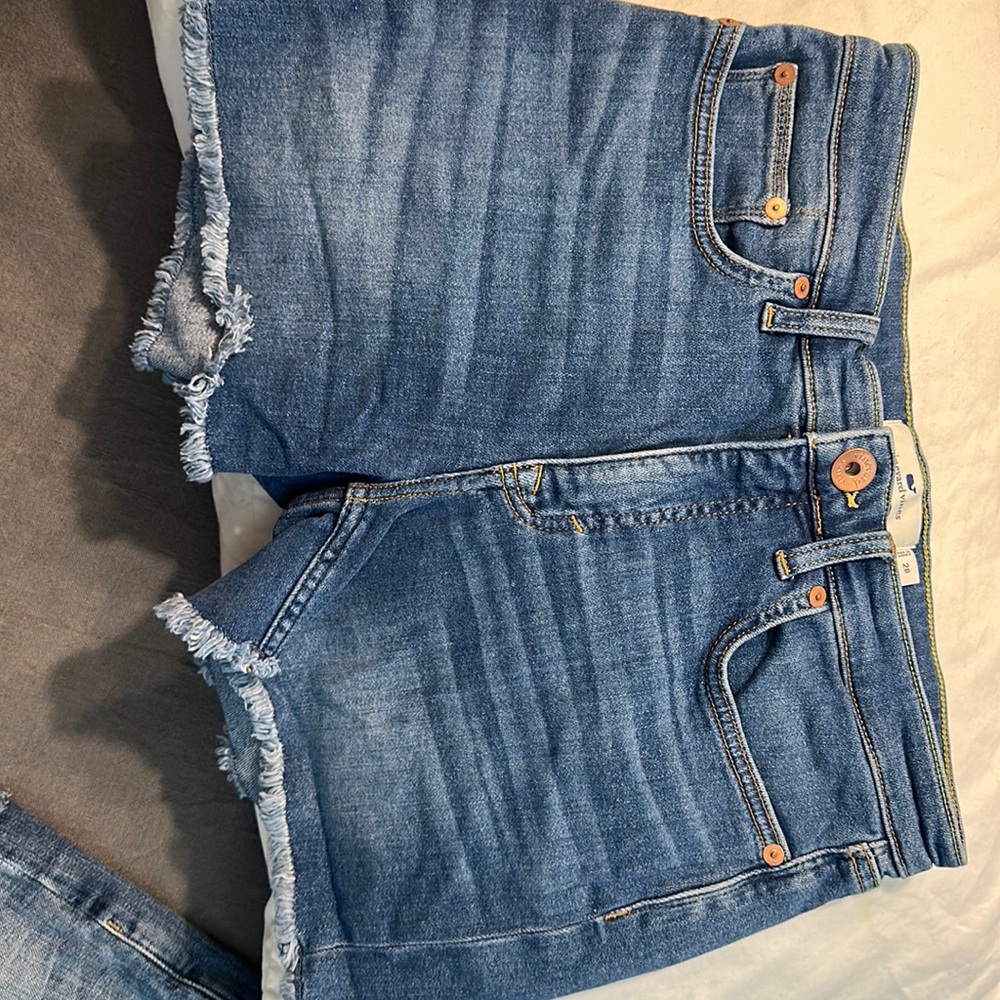 Vineyard Vine denim shorts